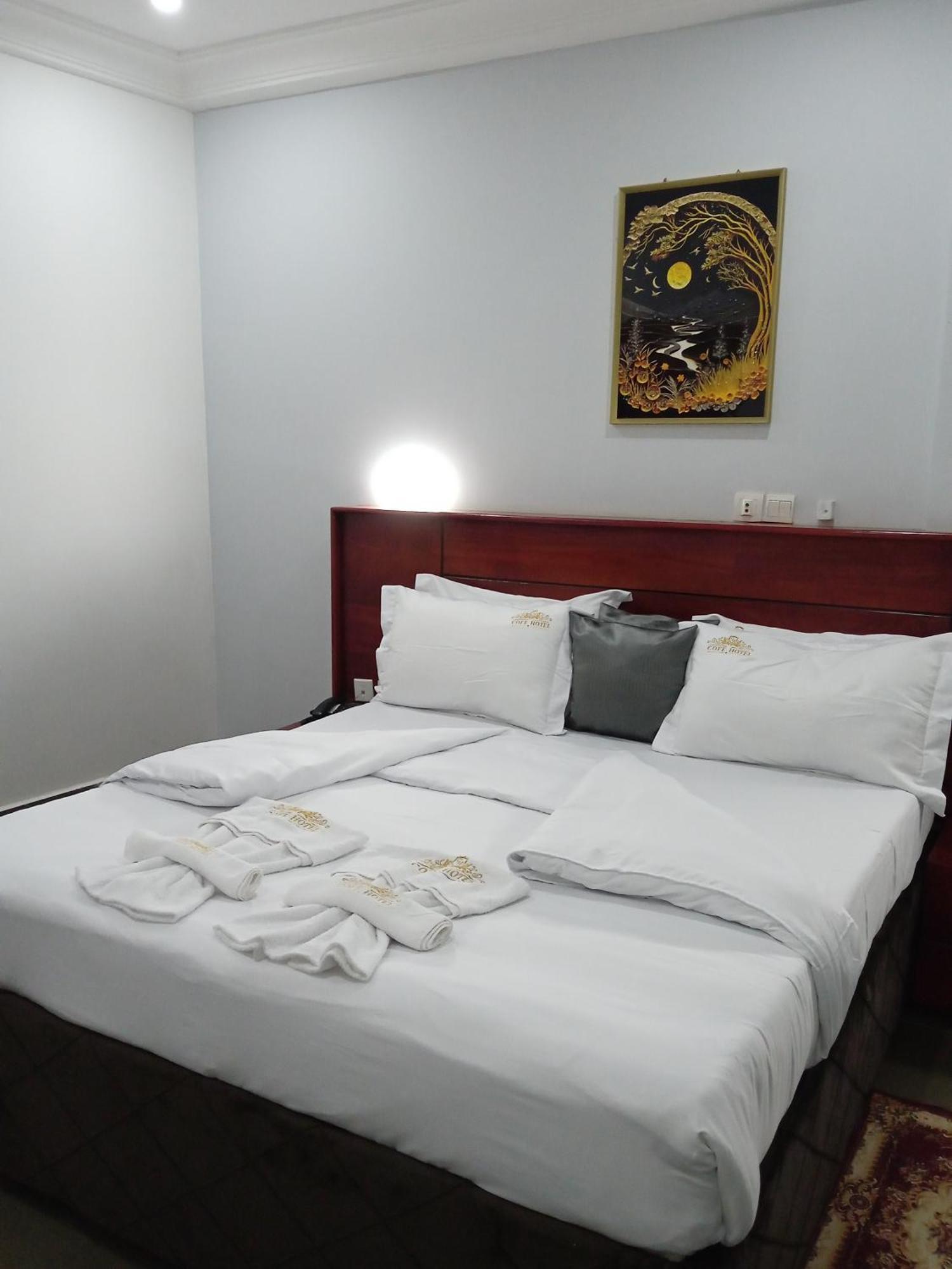 Yaoundé Cofe Hotel מראה חיצוני תמונה